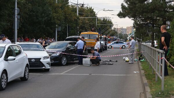 Сотрудники правоохранительных органов в Краснодаре, где было совершено нападение на сотрудников ДПС. 28 августа 2017