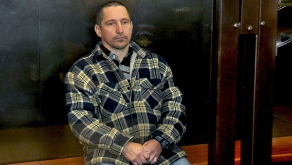 Сергей Егоров, обвиняемый в расстреле 9 человек в посёлке Редкино, в зале Тверского областного суда. Архивное фото