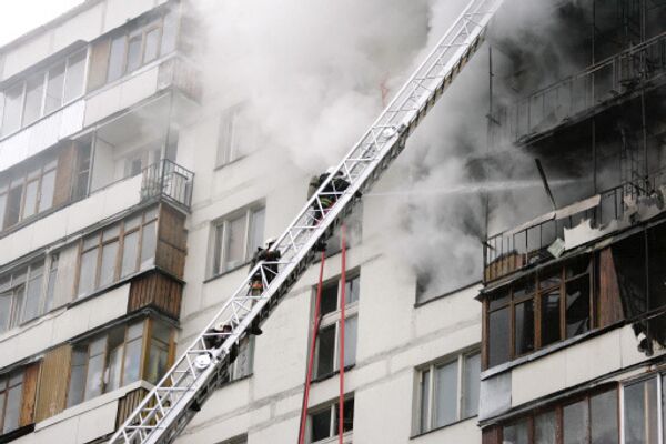 Женщина погибла при пожаре в многоэтажке на северо-востоке Москвы