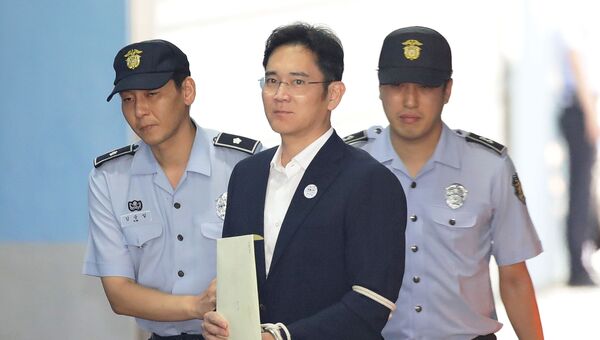 Заместитель председателя правления Samsung Group Ли Чже Ён после судебного заседания в Сеуле. Архивное фото