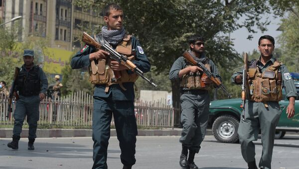Силы безопасности Афганистана в Кабуле на месте взрыва. Архивное фото