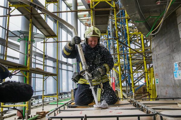 Опытное пожарно-тактическое учение МЧС на здании башни Восток в Москве Опытное пожарно-тактическое учение МЧС на здании башни Восток в Москве