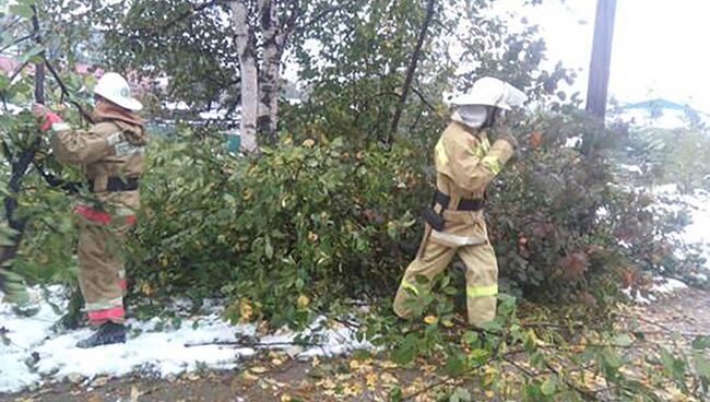 В Селемджинском районе Амурской области  устраняют последствия снегопада