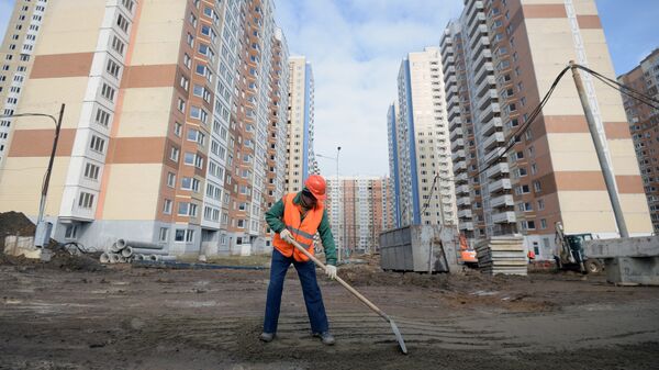 Строительство новых жилых домов в Москве. Архивное фото