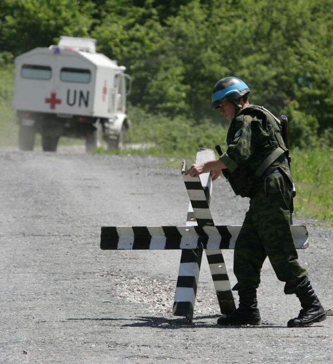 Российский миротворец несет службу на 106-ом наблюдательном посту Коллективных сил по поддержанию мира (КСПМ) в нижней части Кодорского ущелья