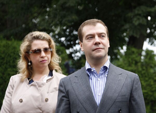 Президент России Дмитрий Медведев с супругой Светланой
