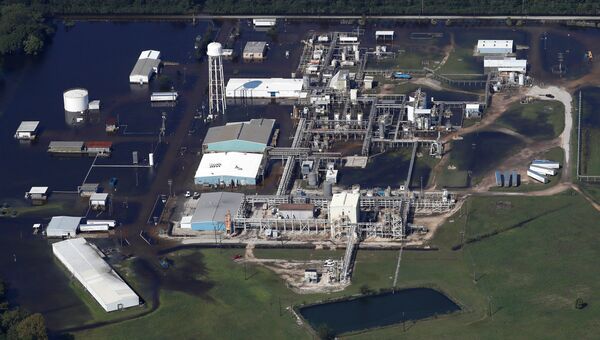 Химический завод Arkema в Кросби, штат Техас, затопленный в результате урагана Харви