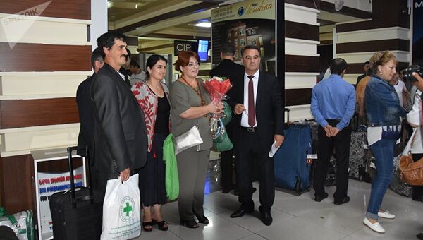 Встреча учителей из России в международном аэропорту Душанбе