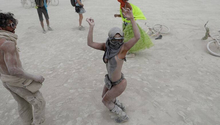 Участники фестиваля Burning Man в Неваде