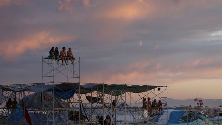 Участники фестиваля Burning Man в Неваде