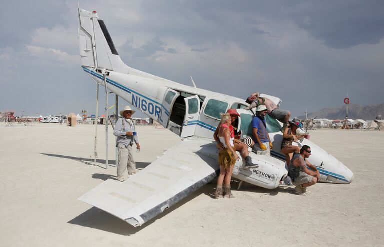 Участники фестиваля Burning Man в Неваде