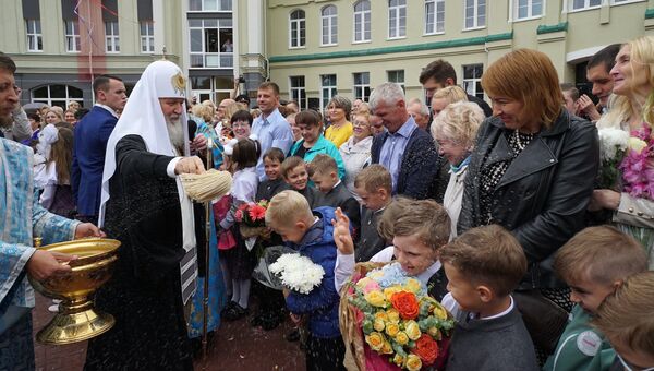 Патриарх Московский и всея Руси Кирилл принимает участие в церемонии открытия нового корпуса православной гимназии в Калининграде. 1 сентября 2017