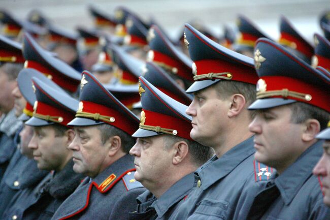 Порядка 1,3 тысячи сотрудников милиции обеспечивают безопасность и охраняют правопорядок в Московской области в День пограничника