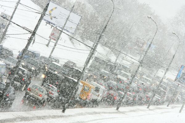Снег в Москве.