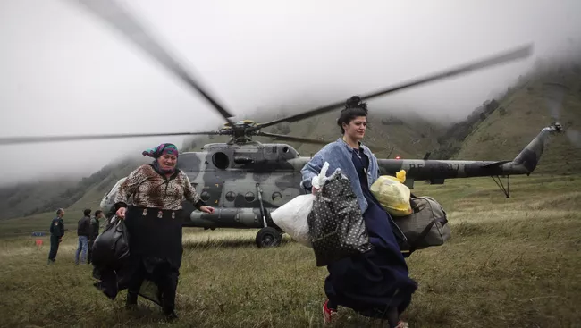 Эвакуация местных жителей и туристов из района схода селя в Республике Кабардино-Балкария. 1 сентября 2017