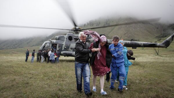 Эвакуация местных жителей и туристов из района схода селя в Республике Кабардино-Балкария. 1 сентября 2017