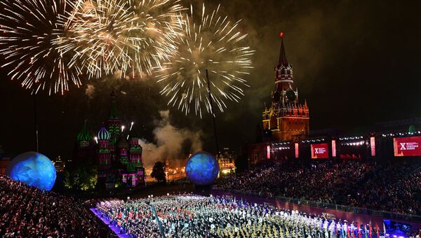 Церемония закрытия X Международного военно-музыкального фестиваля Спасская башня в Москве
