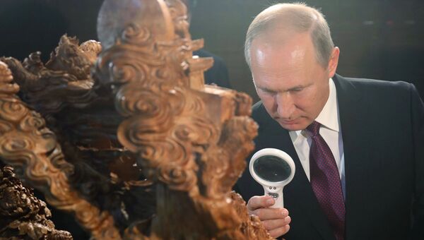 3 сентября 2017. Президент РФ Владимир Путин на выставке культурного наследия Китая в Сямэне