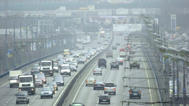 Движение транспорта по Лужнецкому мосту