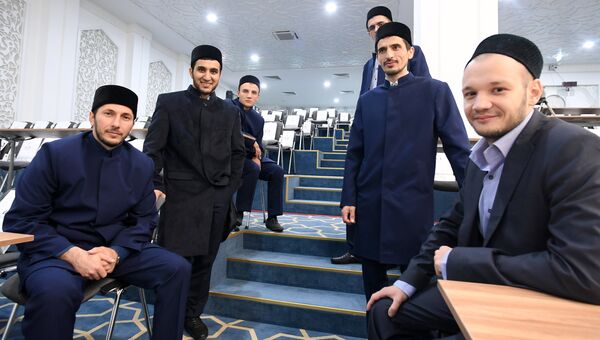 Студенты Болгарской исламской академии открывшейся в городе Болгар. 4 сентября 2017