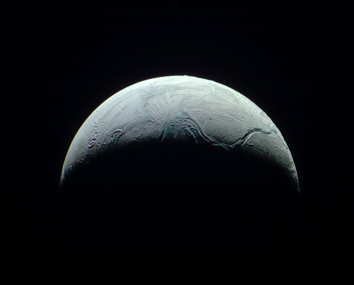 Анимация пролета Кассини мимо Энцелада, луны Сатурна