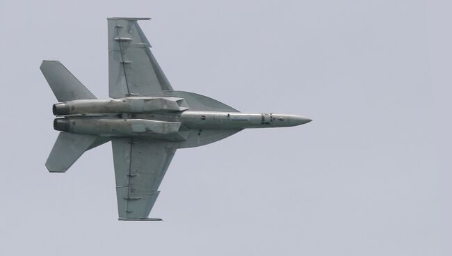 Истрибитель f-18