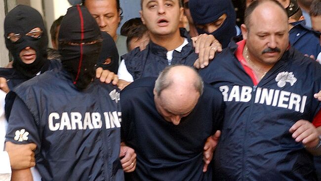 Паоло Ди Лауро, по прозвищу Чируццо-миллионер арестован карабинерами в Неаполе, на юге Италии. Архивное фото