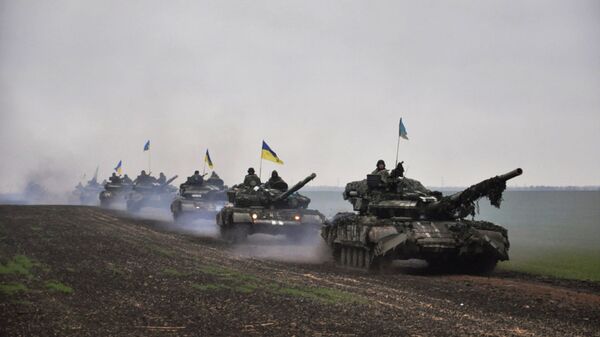 Танки ВСУ в зоне боевых действий на Украине. Архивное фото