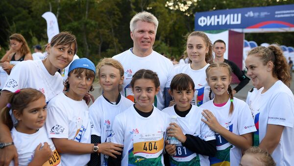 Самую длинную дистанцию выбрал министр спорта РФ Павел Колобков, который присоединился к марафону.