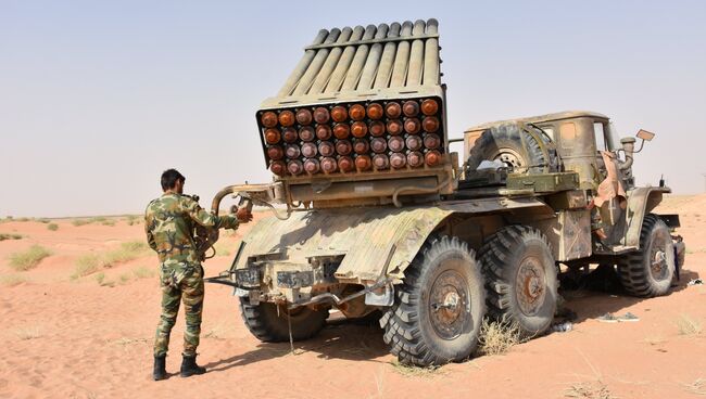 Сирийский военный в окрестностях Дейр-эз-Зора