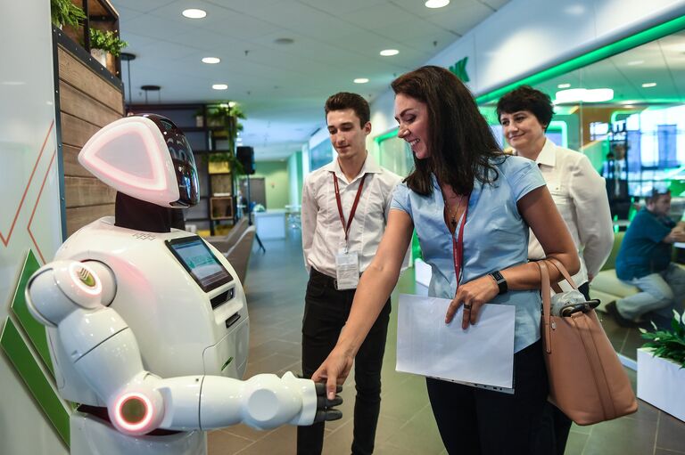 Стенд компании Сбербанк на площадке Восточного экономического форума во Владивостоке