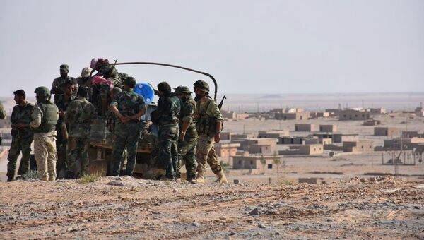 Сирийские военные продолжают операцию по деблокированию Дейр-эз-Зора. Архивное фото