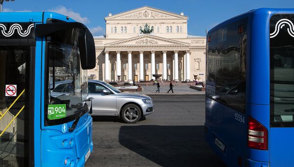 Автобусы в центре Москвы. Архивное фото