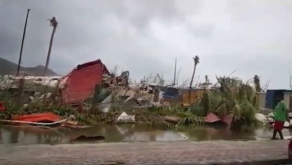Рухнувшие дома и затопленные улицы: ураган Ирма ударил по Карибам