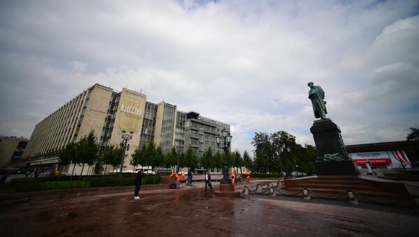 Памятник А.С. Пушкину на Пушкинской площади в Москве после реставрации