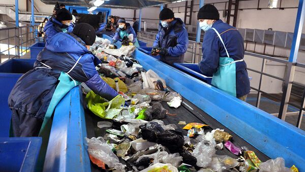 Один из крупнейших мусоросортировочных заводов в РФ открыли в Тюмени