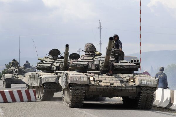 Грузинские танки идут к Цхинвали