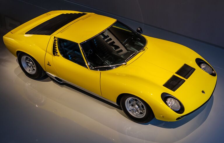 Lamborghini Miura P400