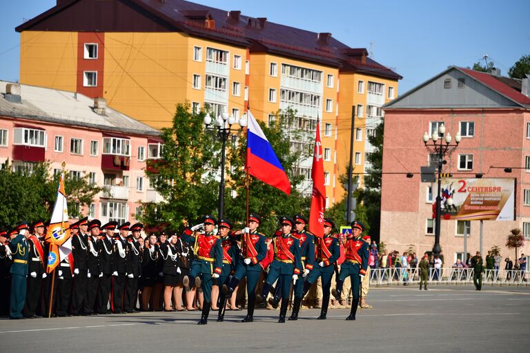 Торжественный парад в Южно-Сахалинске