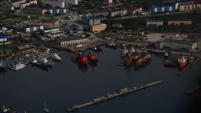 Порт в городе Корсаков на берегу залива Анива. Архивное фото