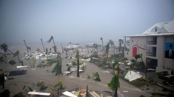 Отель Mercure во французской части острова Сен-Мартен в Карибском море во время урагана Ирма