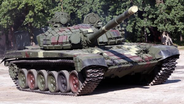 Танк Т-72Б во время демонстрации на Львовском бронетанковом заводе