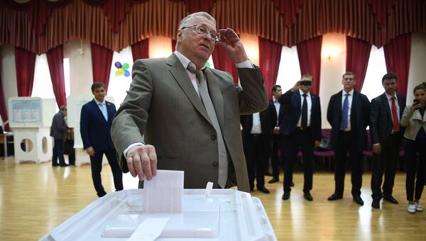 Лидер ЛДПР Владимир Жириновский в единый день голосования на избирательном участке в Москве. 10 сентября 2017