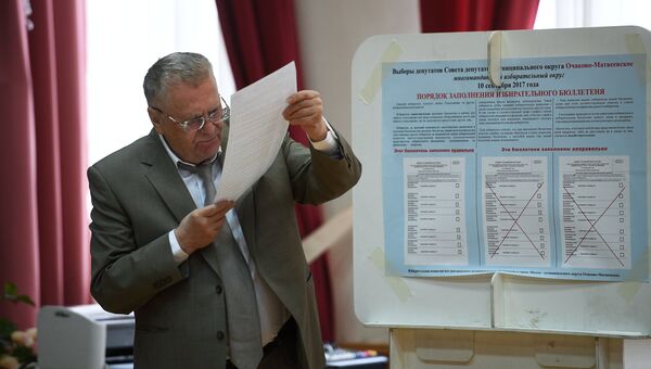 Лидер ЛДПР Владимир Жириновский в единый день голосования на избирательном участке в Москве. 10 сентября 2017. Архивное фото