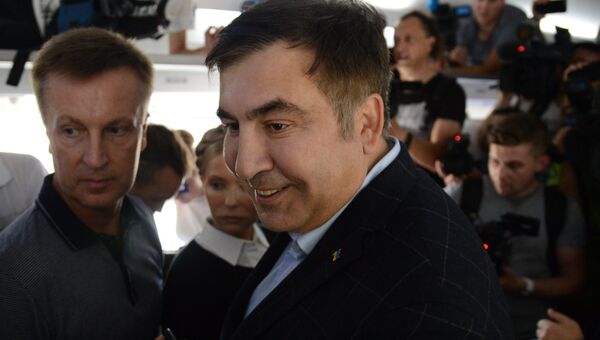 Экс-президент Грузии, бывший губернатор Одесской области Михаил Саакашвили в вагоне поезда на вокзале польского Пшемышля. 10 сентября 2017