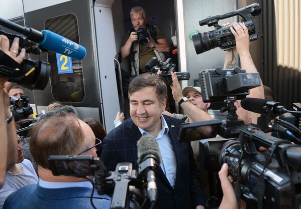 Экс-президент Грузии, бывший губернатор Одесской области Михаил Саакашвили на железнодорожном вокзале в польском Пшемышле. 10 сентября 2017