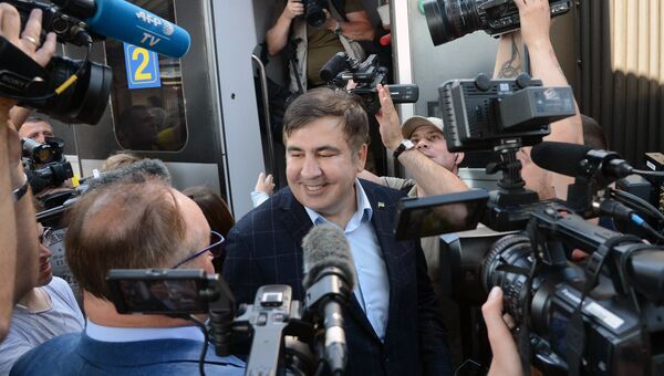 Экс-президент Грузии, бывший губернатор Одесской области Михаил Саакашвили на железнодорожном вокзале в польском Пшемышле. 10 сентября 2017