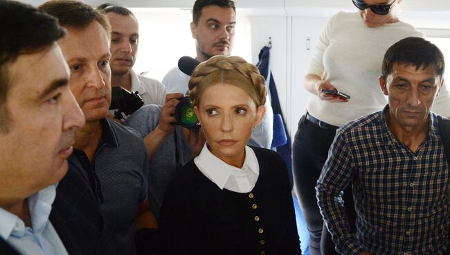 Лидер всеукраинского объединения Батькивщина Юлия Тимошенко в вагоне поезда на железнодорожном вокзале в польском Пшемышле. 10 сентября 2017
