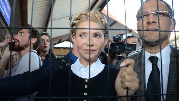 Лидер всеукраинского объединения Батькивщина Юлия Тимошенко на железнодорожном вокзале в польском Пшемышле