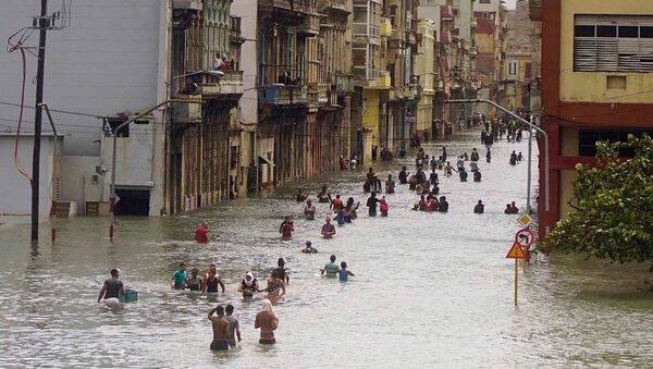 Затопленная улица в Гаване после урагана. Архивное фото